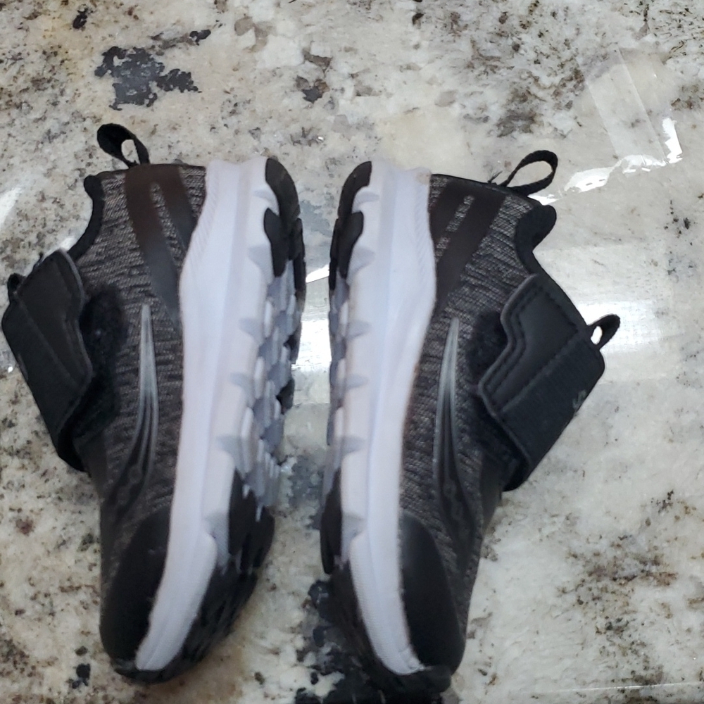 Saucony Shoes Lifeforms Size 4 XW - Picture 9 of 9
